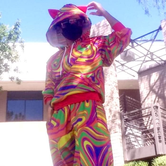 Custom set with decorative ears - Picture 2 of 2